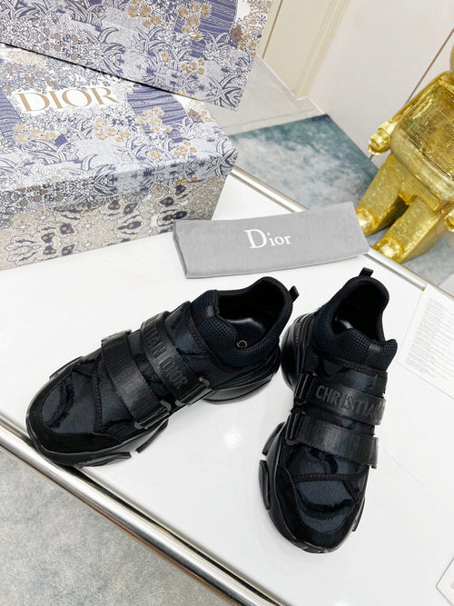 DIOR D-WANDER SNEAKERS IN BLACK TECHNICAL FABRIC AND SUEDE