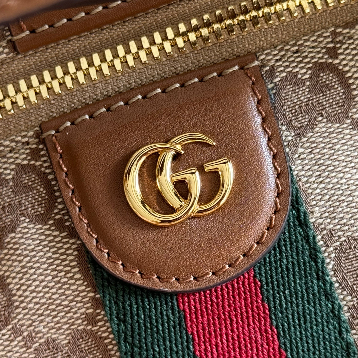 GUCCI 26S GIGLIO TOP HANDLE BAG 19 IN WARM BEIGE AND BROWN CANVAS