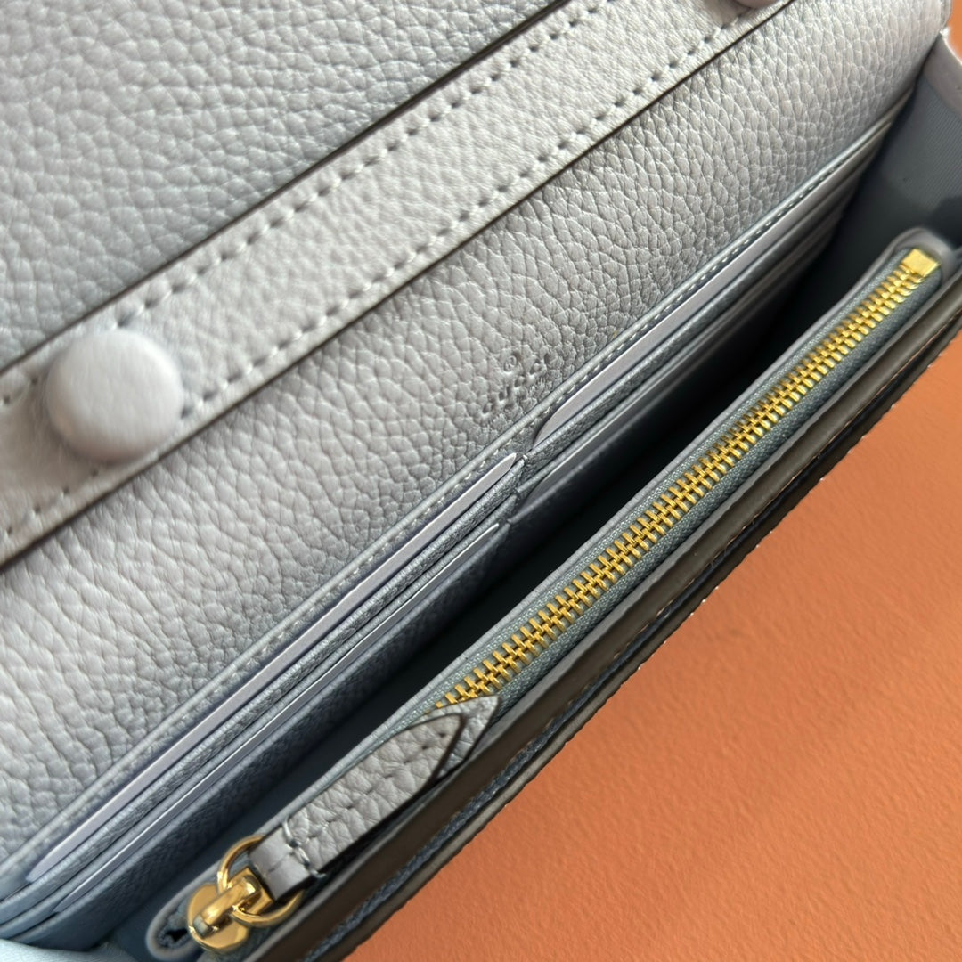 GUCCI 25S DIONYSUS WALLET ON CHAIN 20 IN LIGHT BLUE CALFSKIN