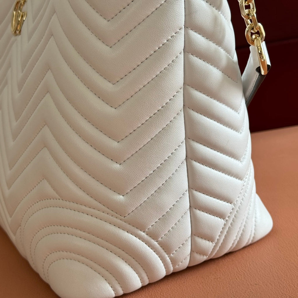 GUCCI 25S SMALL TOTE BAG 39 CM IN WHITE CALFSKIN WITH GOLD HARDWARE