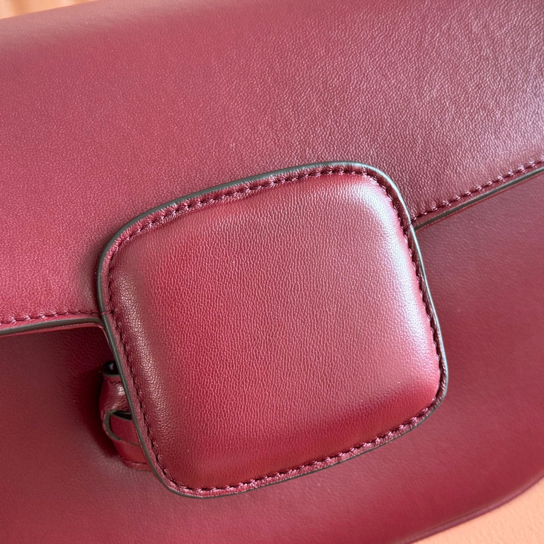GUCCI 25S HORSEBIT 1955 MINI BAG 26 CM IN DARK RED CALFSKIN WITH GOLD HARDWARE