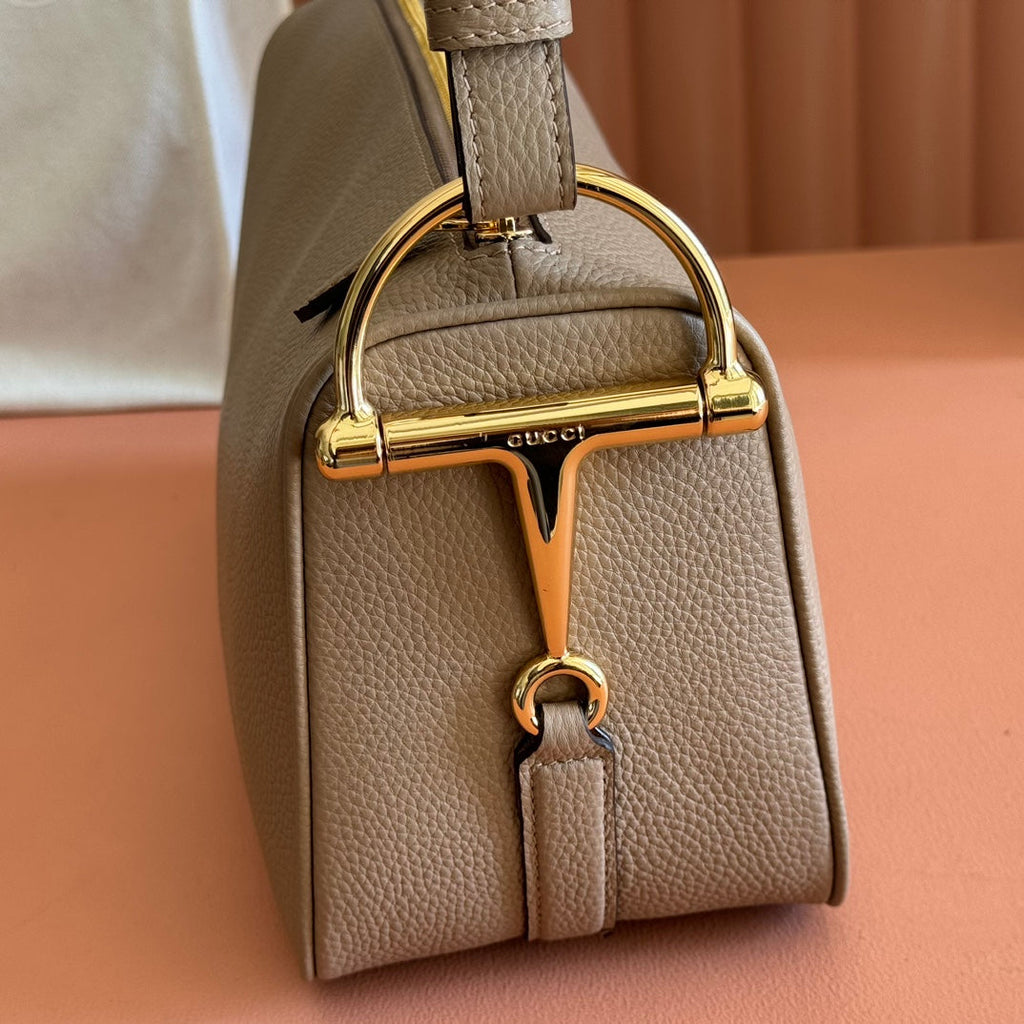 GUCCI 26S SHOULDER BAG 31 IN LIGHT EARTH BROWN CALFSKIN