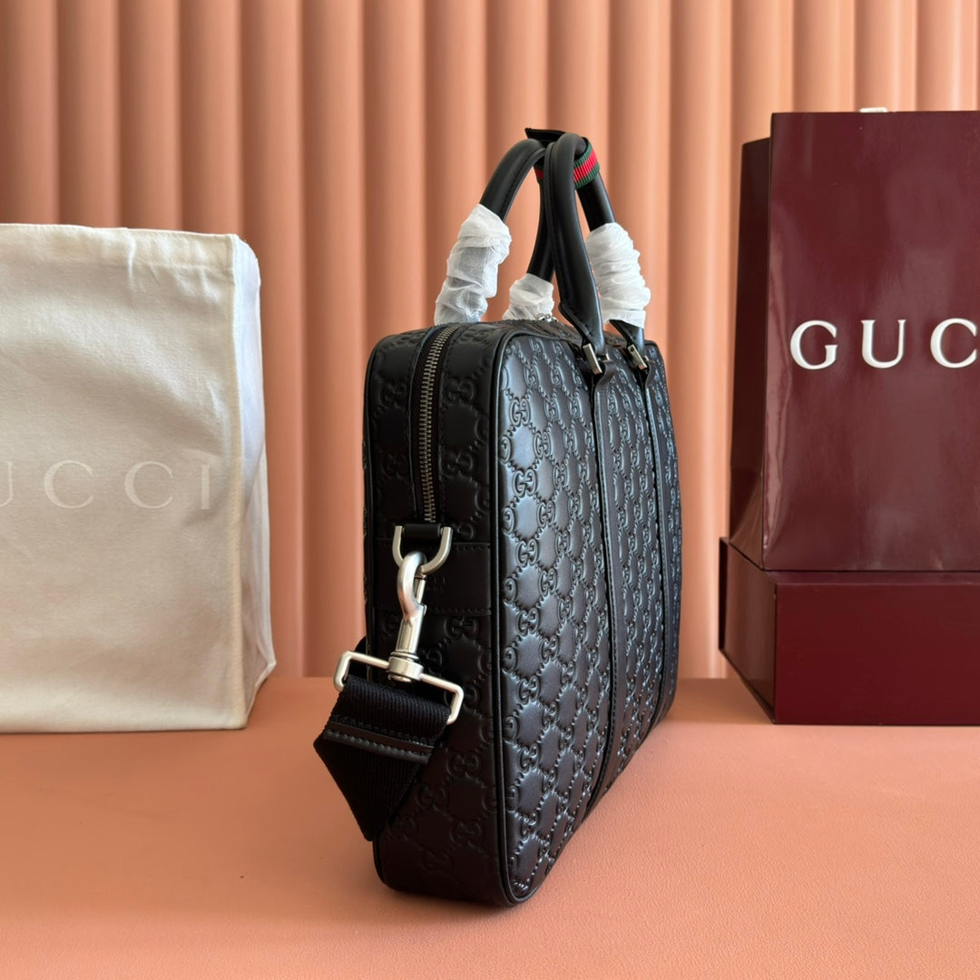 GUCCI 26S EMBLEM DUFFLE BAG 38 IN BLACK EMBOSSED CALFSKIN