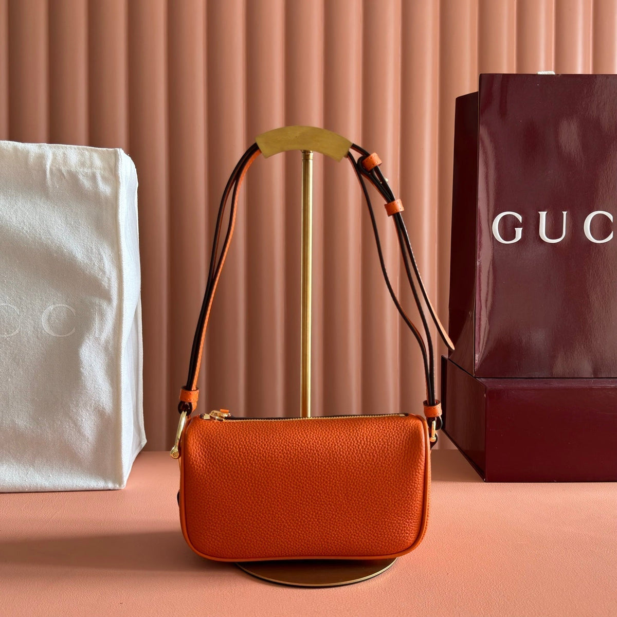 GUCCI 26S SHOULDER BAG 19 IN ORANGE CALFSKIN